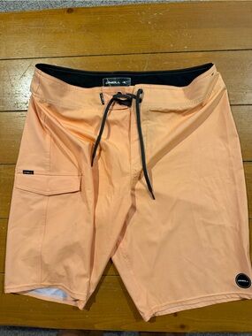 O'Neill Men's Peach Cargo Boardshorts with Drawstring
